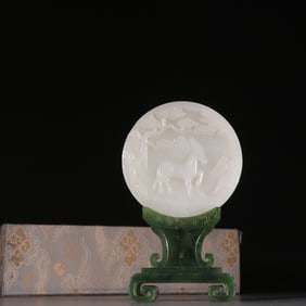 A Qing Dynasty Hetian jade seed screen ornament