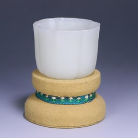 A Hetian jade flower cup