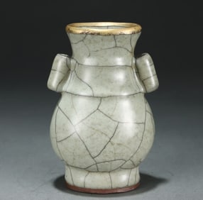 A Song Dynasty Ge kiln ear piercing bottle
