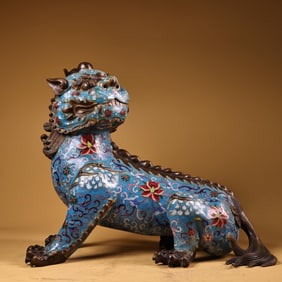 A unicorn of cloisonné in the Qing Dynasty
