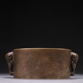 A bronze double elephant trunk ear incense burner from the collection of Zhang Xitian in Chuxiangtan