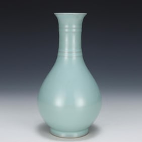 A Song Ru kiln sky blue glazed string pattern jade pot spring vase