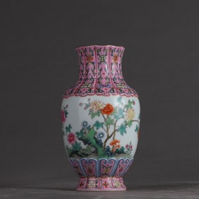 A Qing Qianlong flower inscription poetry bottle