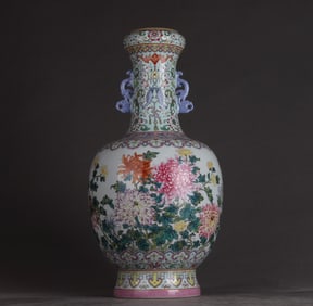 A Qing Qianlong enamel chrysanthemum poetry amphora