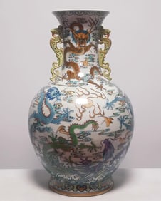 A Qing Qianlong model Doucai Kowloon seawater cloud pattern double Kui phoenix ear large bottle