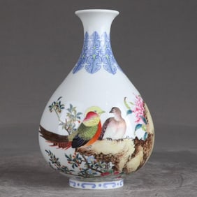 A piece of Qing Qianlong enamel flower bird jade pot spring