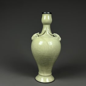 A Song Dynasty Ding kiln white porcelain deflorated double sheep's ear bottle