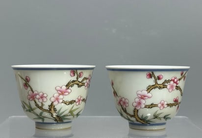 A set of pastel floral pattern cups made in the Yongzheng era of the Qing Dynasty