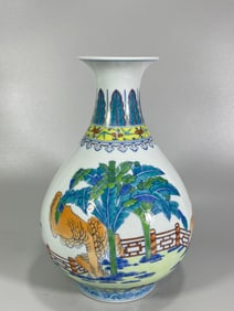 A piece of Qianlong year of the Qing Dynasty Doucai bamboo stone banana jade pot spring