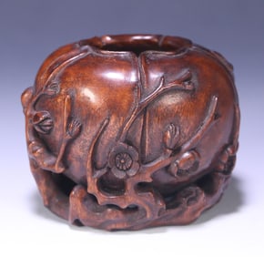 A piece of Qing Dynasty study elegant vessel old agarwood plum blossom water cheng