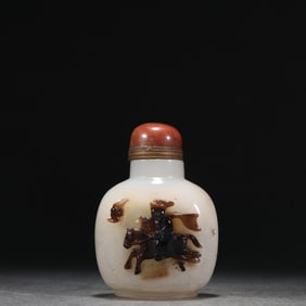 A Qing Dynasty pretty agate carved character story snuff bottle