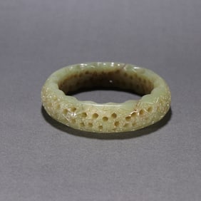 A Hetian jade pattern bracelet
