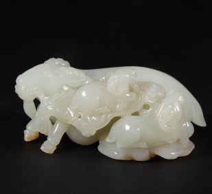 A jade carving of the Qing Dynasty three sheep Kaitaitu