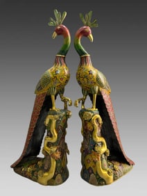 A cloisonné cloisonné cloisonné from the Qing Dynasty (a pair of peacock ornaments)