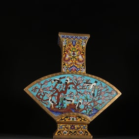 A Qing Dynasty gilt cloisonné enamel colorful flower and bird pattern fan bottle