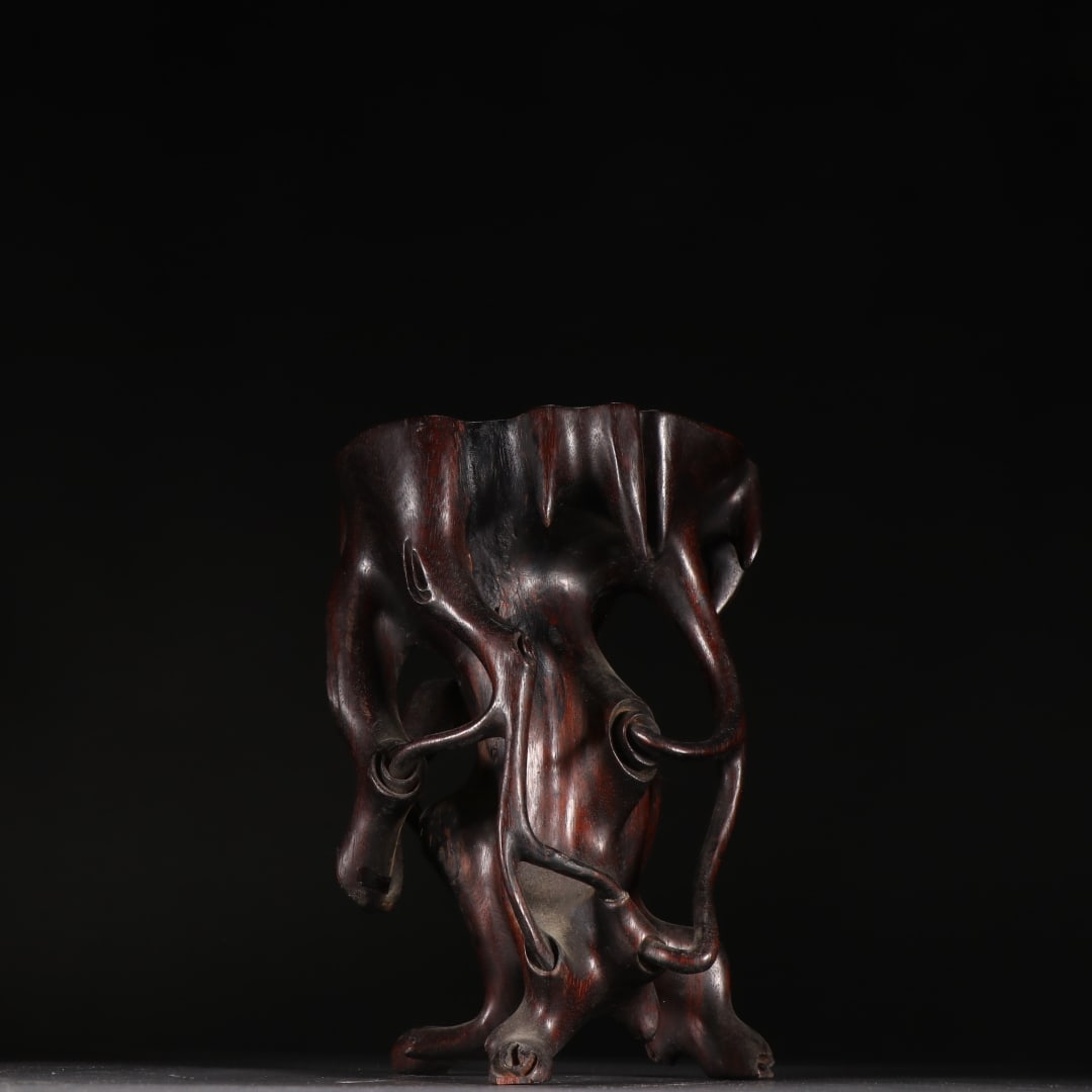 A Qing Dynasty small-leaved rosewood root-shaped base: Qing Dynasty small-leaved rosewood root-shaped base SIZE: H:19.8cm W:13.7cm W:817g (The Dimensions Of All Batches Are Manually Measured.If You Need More Detailed Information, Please Contact Our Custom