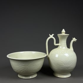 A wine pot of the Song Dynasty Ding kiln