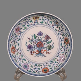 A Qing Yongzheng blue and white colorful entwined lotus pattern plate