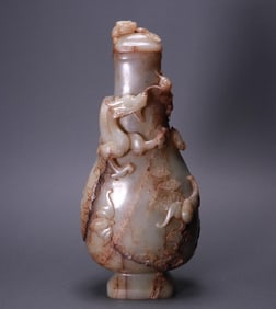 A Ming Dynasty Hetian jade plate dragon pattern jade vase