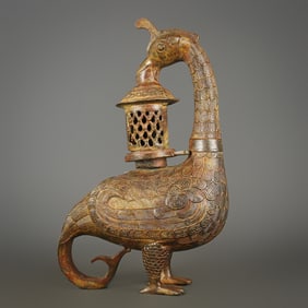 A bronze bird lamp from the Han Dynasty