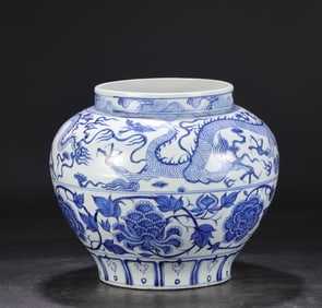 A large pot with a blue and white cloud dragon peony pattern in the Yuan Dynasty