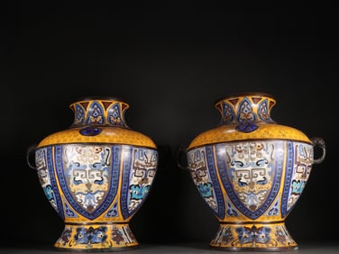 A pair  of cloisonné bronze ramparts from the Qing Dynasty