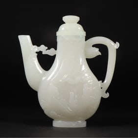 A Hetian jade carving wine pot from the Qing Dynasty
