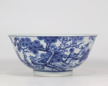 A large bowl of blue and white pine, bamboo and plum made in the Qianlong period of the Qing Dynasty