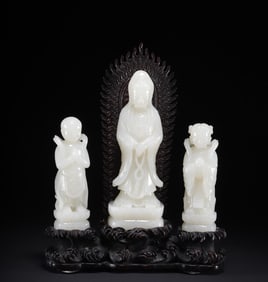 A set of Hetian jade boys in the Qing Dynasty worshipped Guanyin