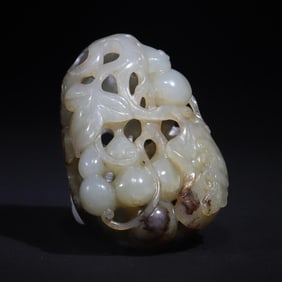 A white jade hollow carved melon butterfly pendant from the Qing Dynasty literati Yapei