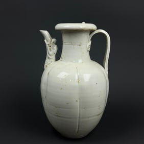 A white porcelain pot from the Dingzhou kiln