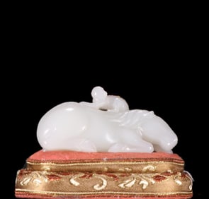 A Qing Dynasty Hetian jade seed material was immediately made a marquis ornament