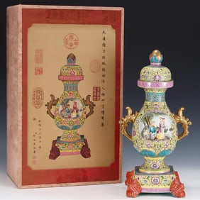 A piece of Qing Yongzheng enamel color Western figure quadrangled amphora