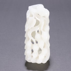 A Qing Dynasty Hetian jade wealth pendant