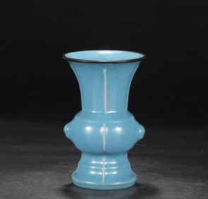 A piece of Northern Song Dynasty Ru kiln sky blue glaze ice flake pattern silver mouth court