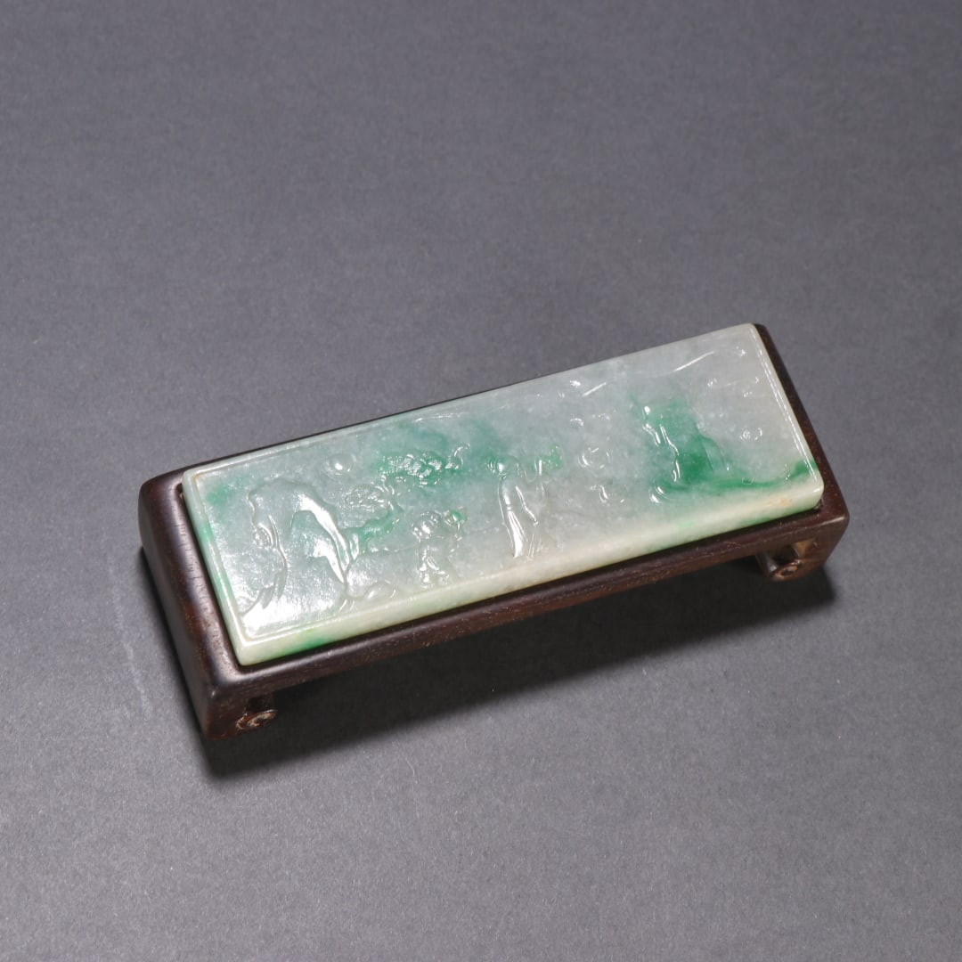 A Qing Dynasty jade character story ink bed: Qing Dynasty jade character story ink bed SIZE: H:2.9cm W:1.6cm W:94.6g (The Dimensions Of All Batches Are Manually Measured.If You Need More Detailed Information, Please Contact Our Customer Service