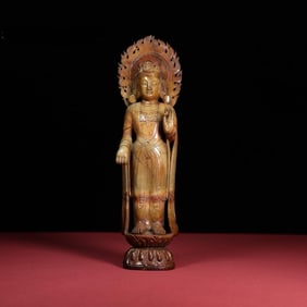 A jade Buddha ornament of the War Han Dynasty