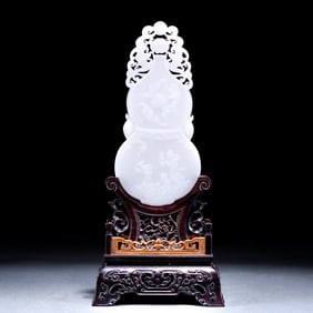A Qing Dynasty Hetian jade gourd screen screen