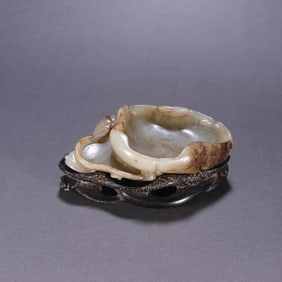 A Ming Dynasty Hetian jade lotus leaf shaped pen wash