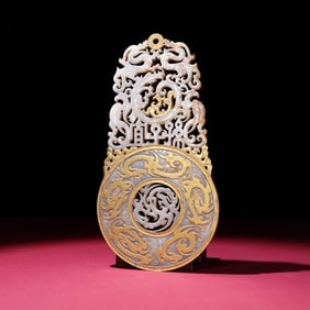 A piece of white jade gilt glass light "suitable for descendants" jade of the war Han Dynasty