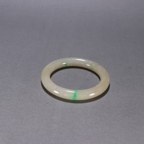 A Qing Dynasty jade bracelet