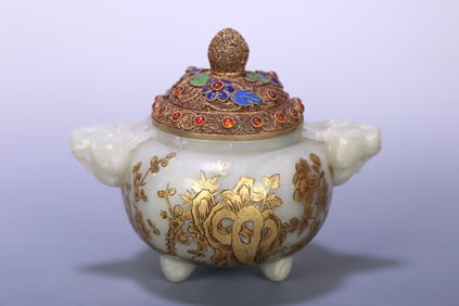 A piece of Qing Dynasty Hetian jade seed material gold-painted flower and bird pattern double-button