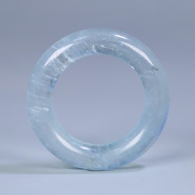 A Qing Dynasty aquamarine cassock ring