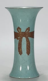 A flower arrangement made in the Yongzheng era of the Qing Dynasty