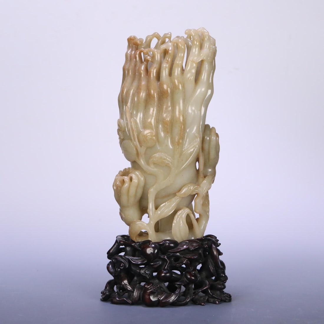 A Qing Dynasty seed material Hetian jade Buddha's hand flower arrangement (1 of 9)
