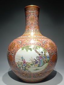 A piece of Qing Qianlong model enamel color phoenix tail grass Fushou Lianlian window lady godson