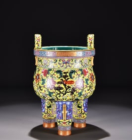 A Qing Qianlong yellow ground enamel colored Ganoderma lucidum flower pattern tripod