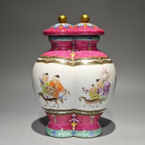 A piece of Qianlong year of the Qing Dynasty enamel color anchovy grass consecrated cherry blossom
