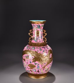 A Qing Qianlong red carved gilt dragon pattern amphora