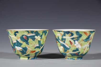 A pair  of Qing Yongzheng: enamel colored grass worm gold ground cup